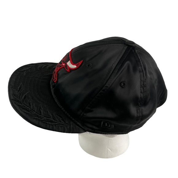 Chicago Bulls Unique Embroidered Brim Sleek New Era Hardwood Classics Patch M/L - Picture 7 of 16